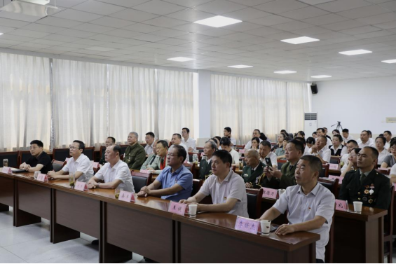 市退役军人事务局集中收听收看纪念中国人民抗日战争暨世界反法西斯战争胜利80周年大会