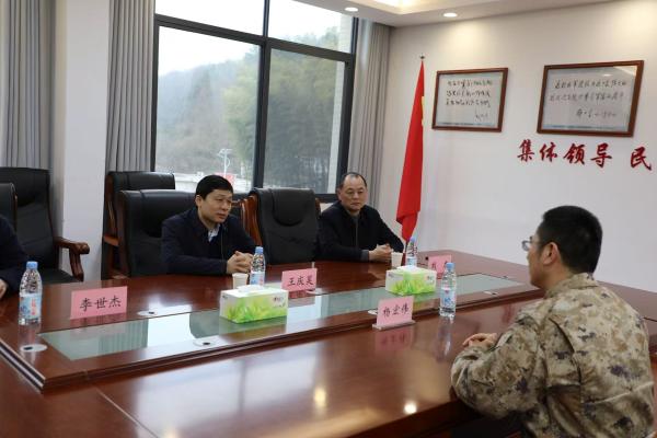 王庆昊赴32515部队走访慰问