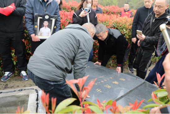 我市举行在台隐蔽战线牺牲陈琳烈士骨灰安葬仪式